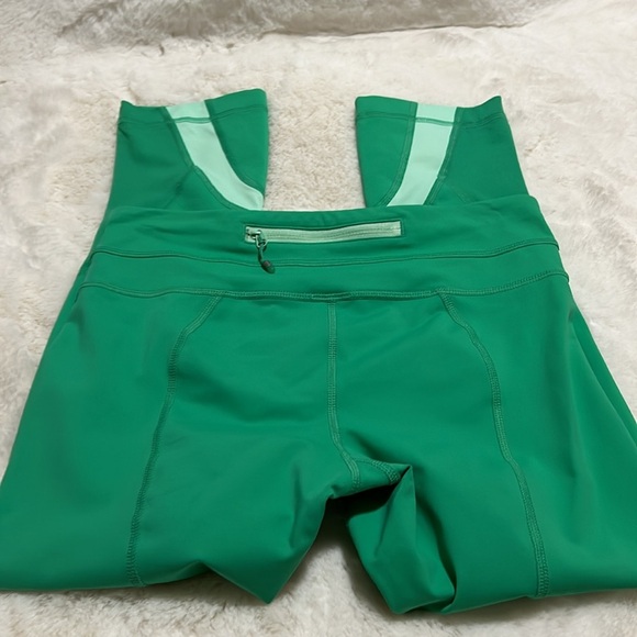 Lululemon Cropped Legging - Picture 3 of 11